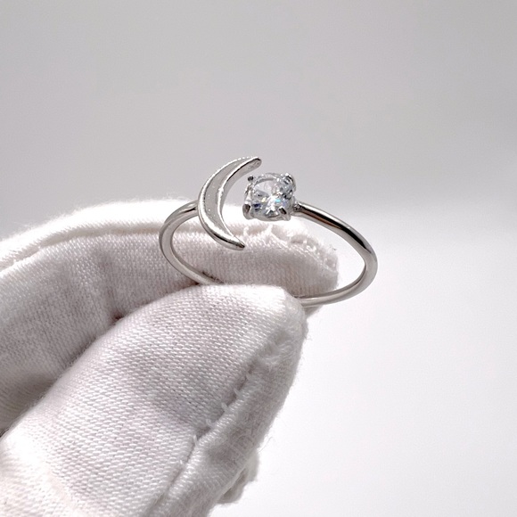 Sale $14! .925 Sterling Silver Moon & Cz Ring - Picture 5 of 16